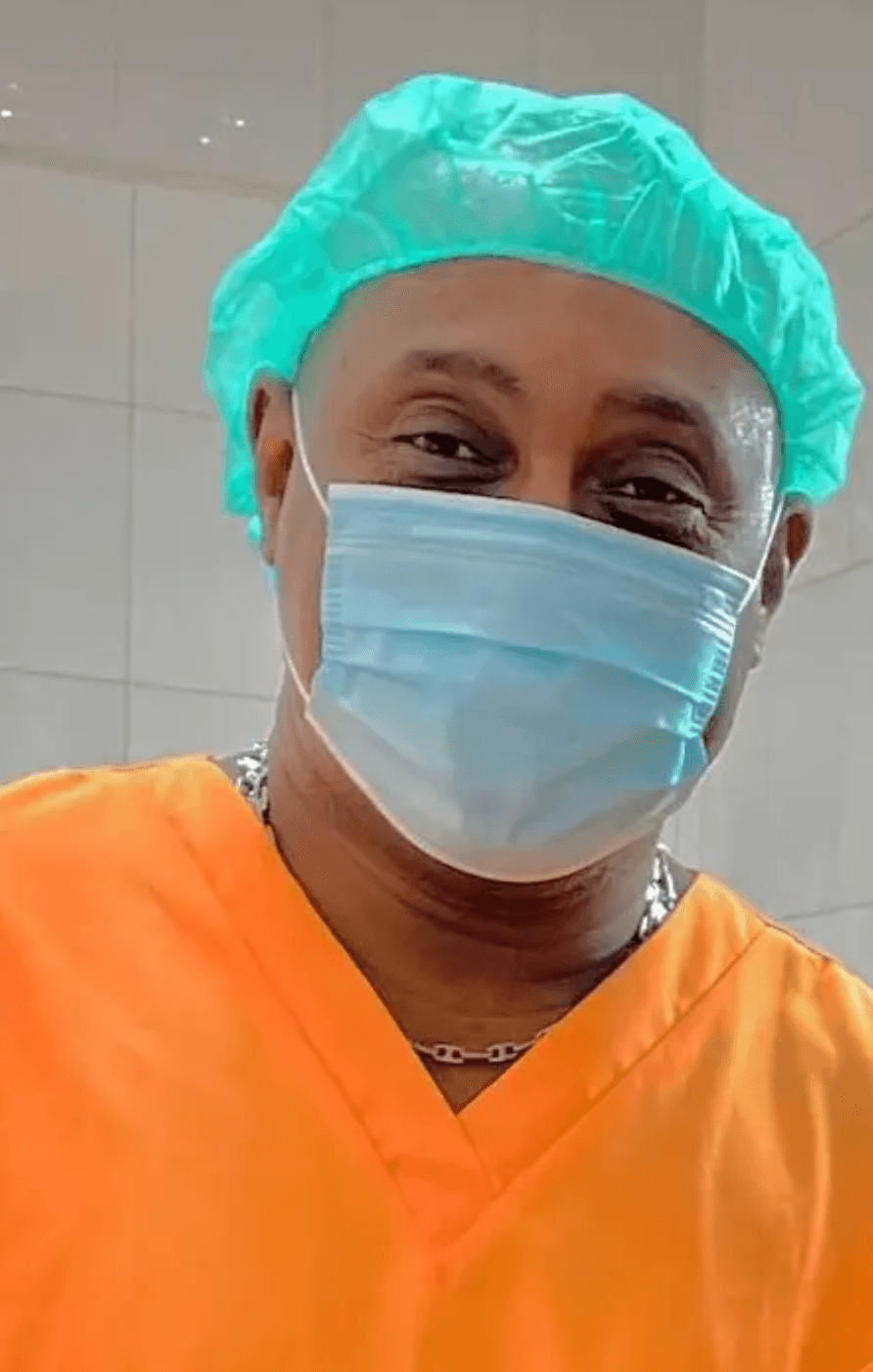 Dr Garry René